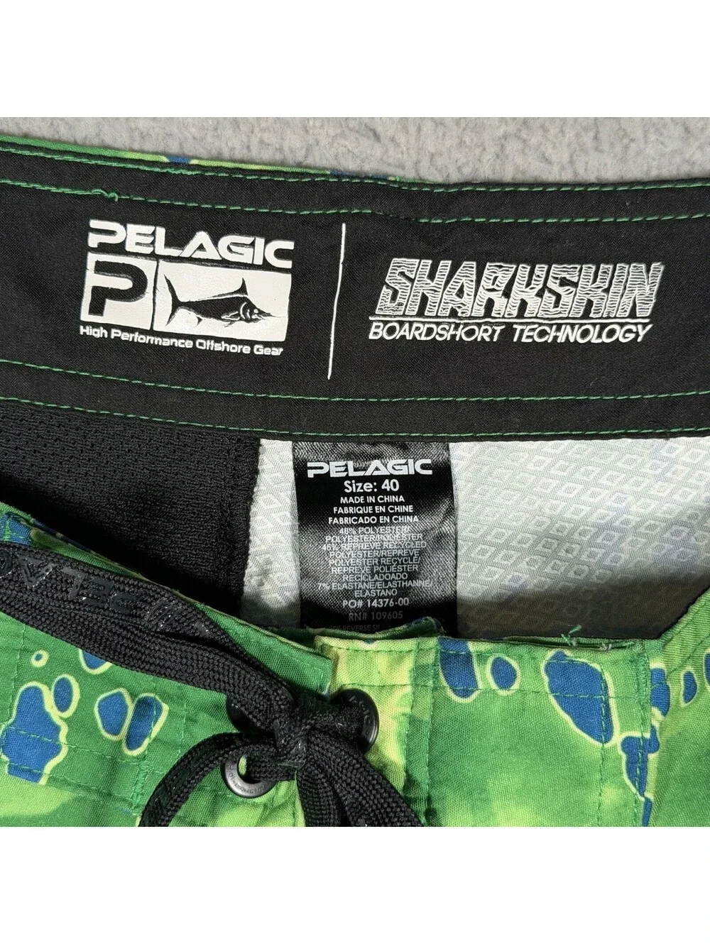 Pelagic Dorado Board Shorts Mens Size 40 Sharkskin Green Yellow